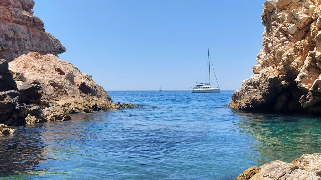 4. Reise - Segelrevier Türkische Ägäis - Marmaris bis Kekova Richtung Süden und zurück Richtung Norden bis Port Iasos - unser Sommerstützpunkt - 14.06. - 20.07.2022 23 Blaue Grotte 8 290622