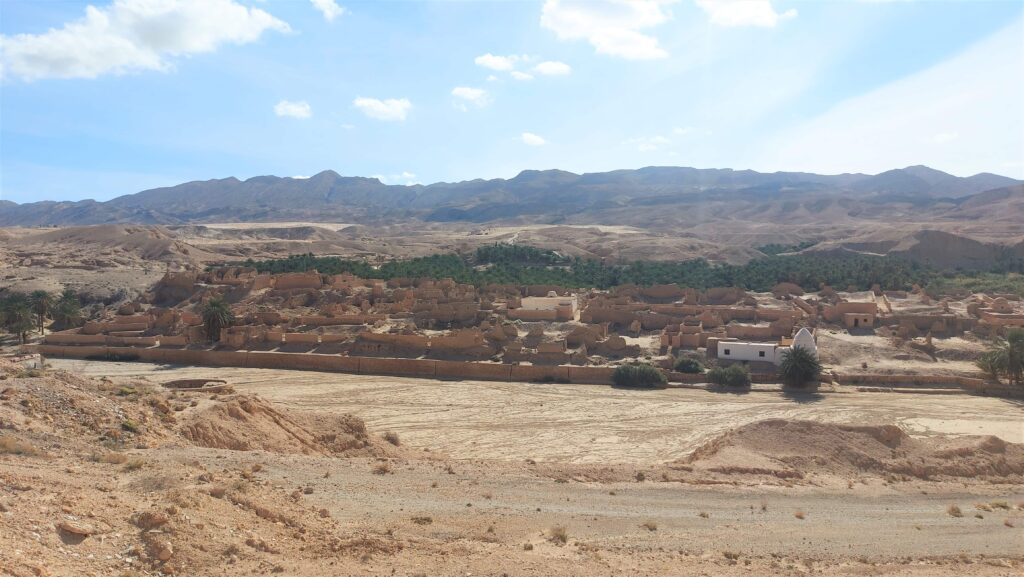 Tunesien - eine Rundreise mit dem Mietwagen - November 2022 - 4. Etappe: Grenzgebiet Algerien - Tamerza und die Schlucht von Mides 4 Berberdorf