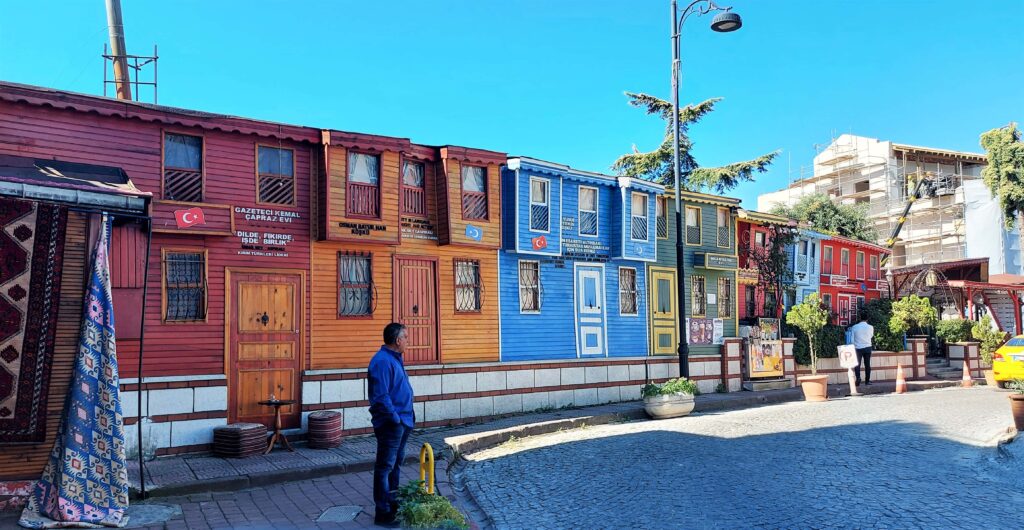 Istanbul Tradition und Moderne 19 Historische Holzhäuser Istanbul Sultan hill
