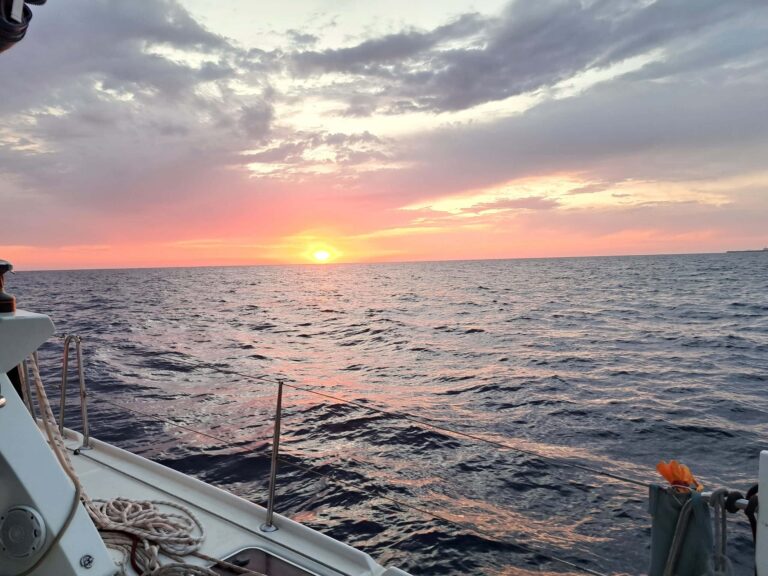 Überfahrt von Hammamet/Tunesien durch die Straße von Gibraltar nach Tanger/Marokko 2 12. Reise - Überführungstörn - von Tunesien nach Marokko - 3. Etappe von der spanischen Exklave Melilla zur spanischen Exklave Ceuta - vorbei an der marokkanischen Küste