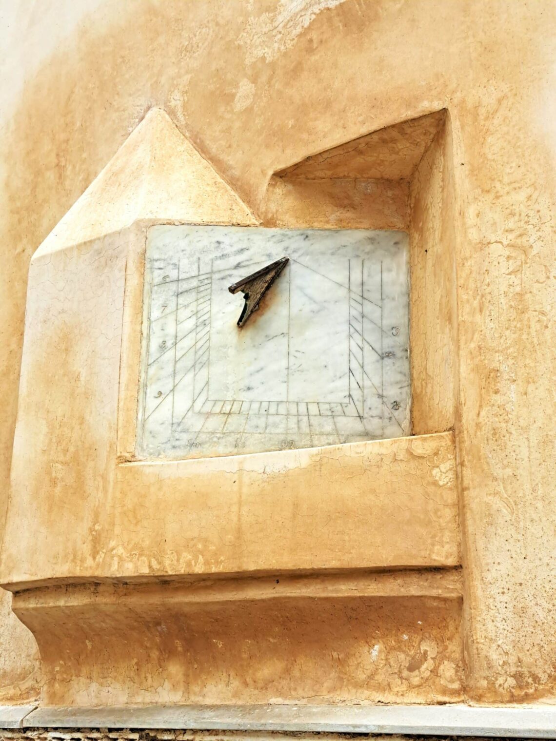 Marokko: Die 4 Königsstädte: Meknes - die Kleine 1 Sonnenuhr scaled