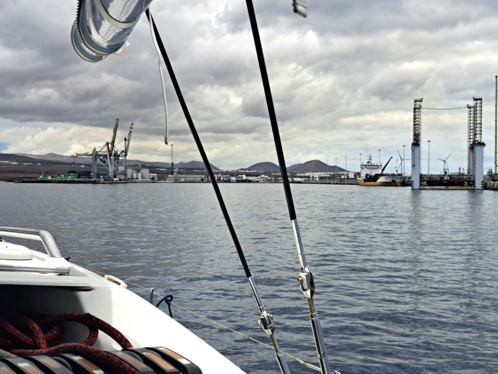 Wir segeln von Afrika auf die Kanaren 16 Industriehafen Arrecife