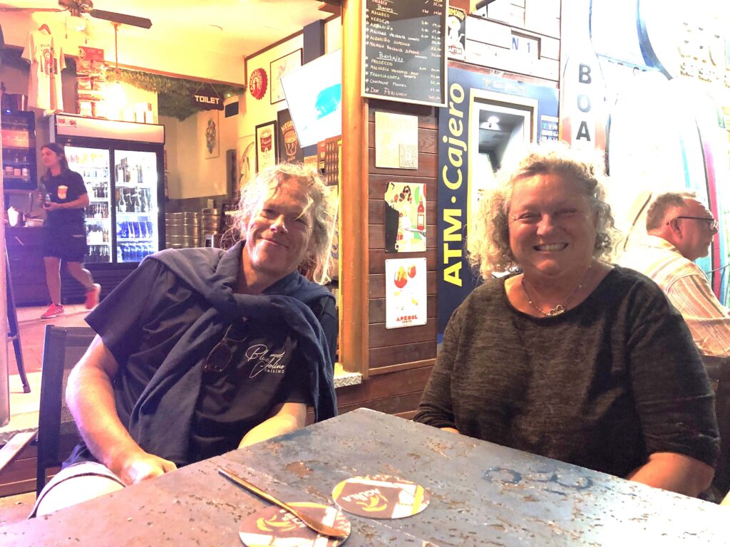 Hochseesegeln für Newcomer 22 Bernd und Petra in der Tapasbar Corralejo 2