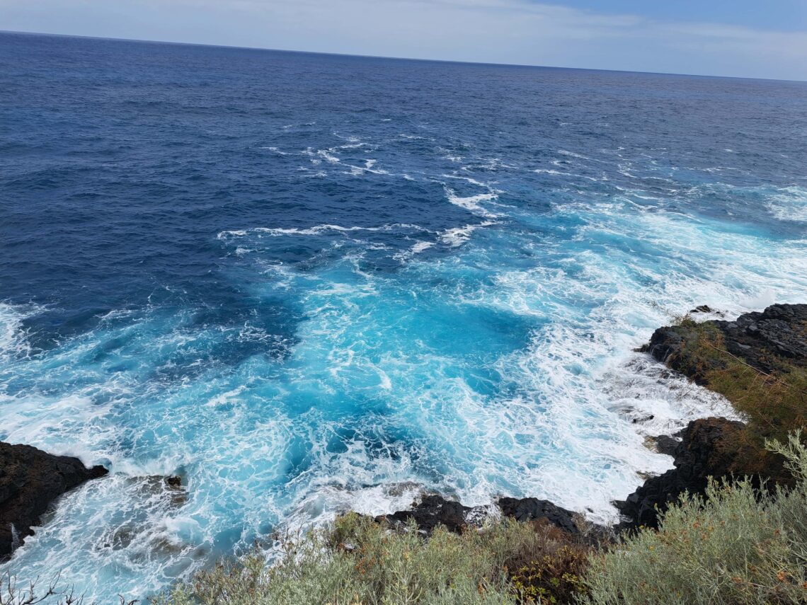 Schwimmen in tosender Brandung - Naturschwimmbäder auf der Kanareninsel La Palma 1 Beitragsbild Naturschwimmbecken La Palma