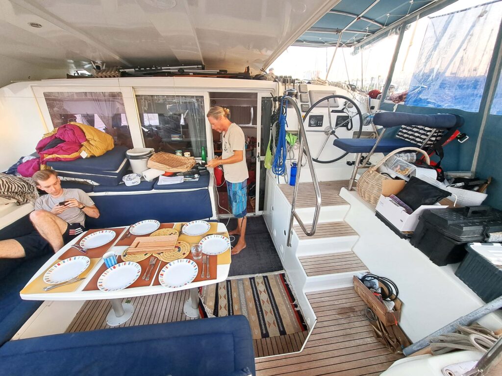 ARC 2023 Tagebuch - Tag 9 6 Das Boot wird wieder langsam sichtbar