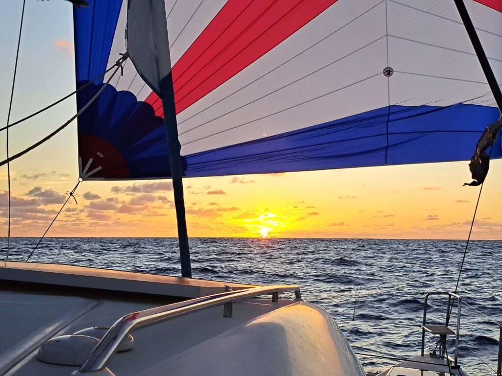 ARC 2023 Tagebuch - Tag 24 - 11. Tag auf See 9 Segeln in den Sonnenuntergang
