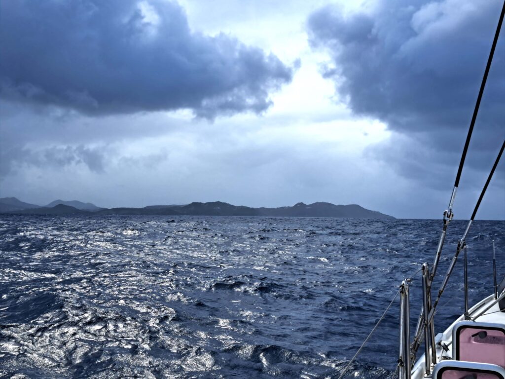 ARC 2023 Tagebuch - Tag 34 - 21. und letzter Tag auf See 5 Erster Blick auf St. Lucia