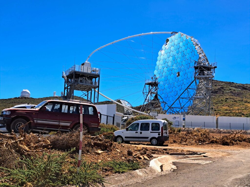 Kanareninsel La Palma - Roque de Los Muchachos - Vom Meer hinauf bis über die Wolken... eine Fotodokumentation 7 Nahaufnahme Teleskop La Palma