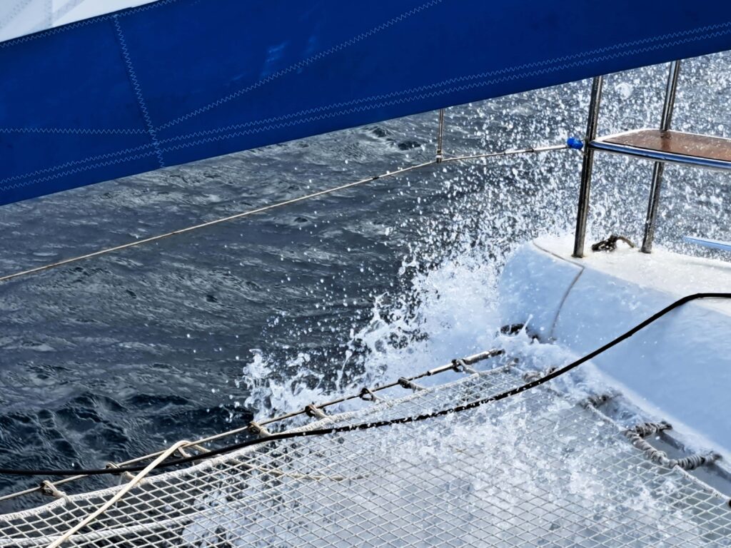 ARC 2023 Tagebuch - Tag 34 - 21. und letzter Tag auf See 4 Wassergischt