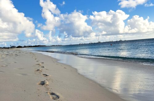Fussspuren im Sand Barbuda