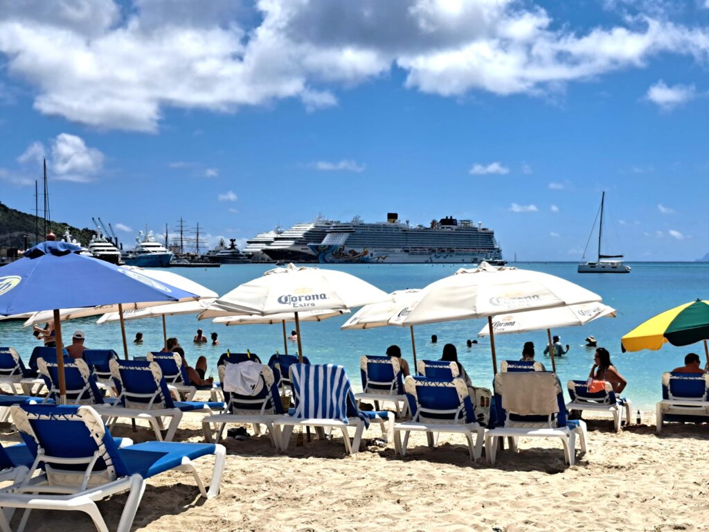 Segelrevier St. Martin/Sint Maarten - ein Erfahrungsbericht 9 Kreuzfahrtschiffe in Philipsburg