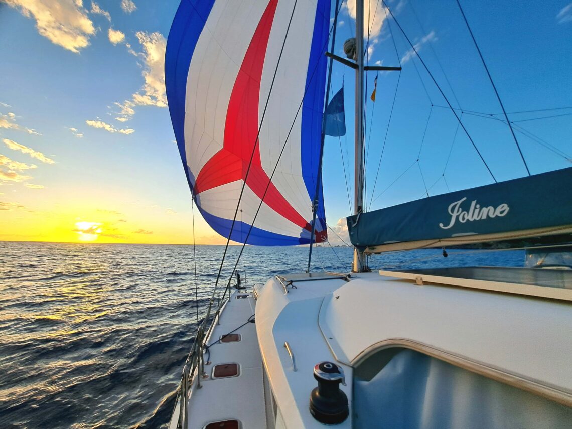 Energieversorgung Blauwasseryacht - Autark nur mit Sonnenenergie? 1 Sonnenuntergang Solar1