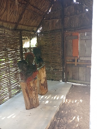 Ein Bild, das Holz, Gebäude, hölzern, Haus enthält.  Automatisch generierte Beschreibung