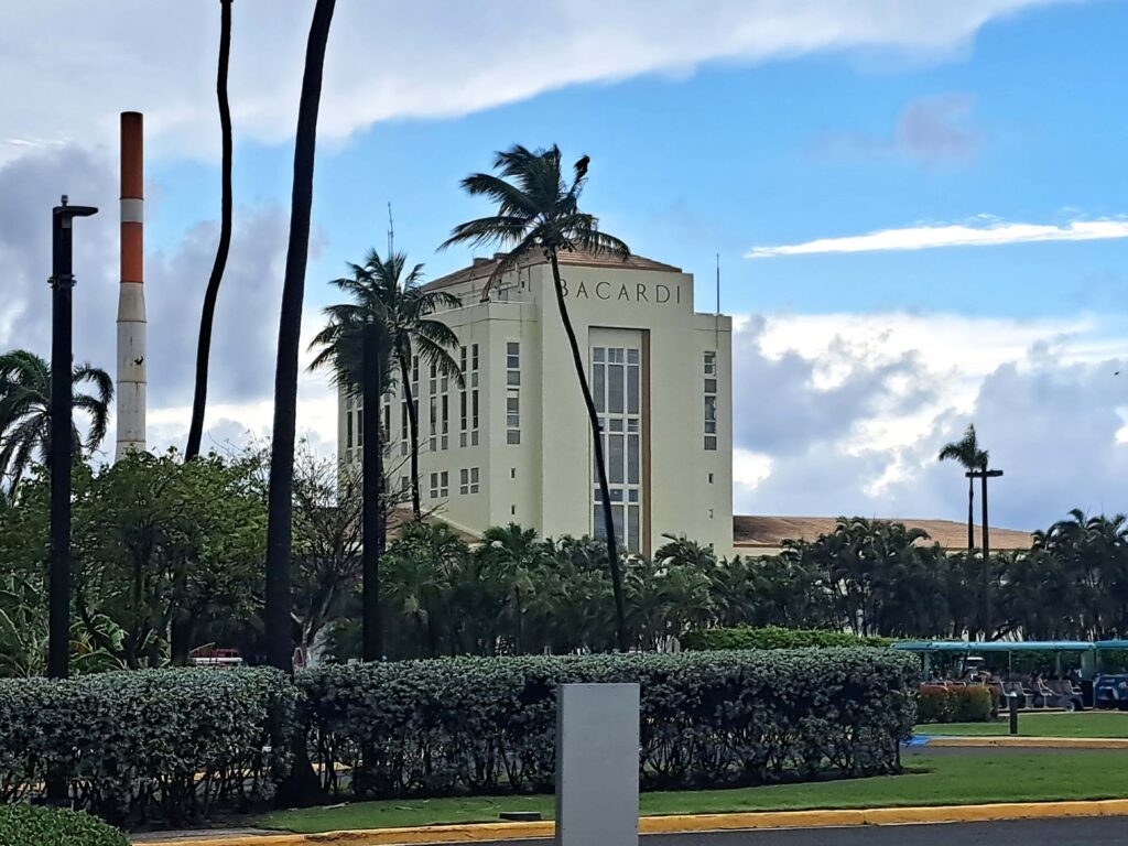 Impressionen von San Juan - Hauptstadt von Puerto Rico 26 Baccardi Haus