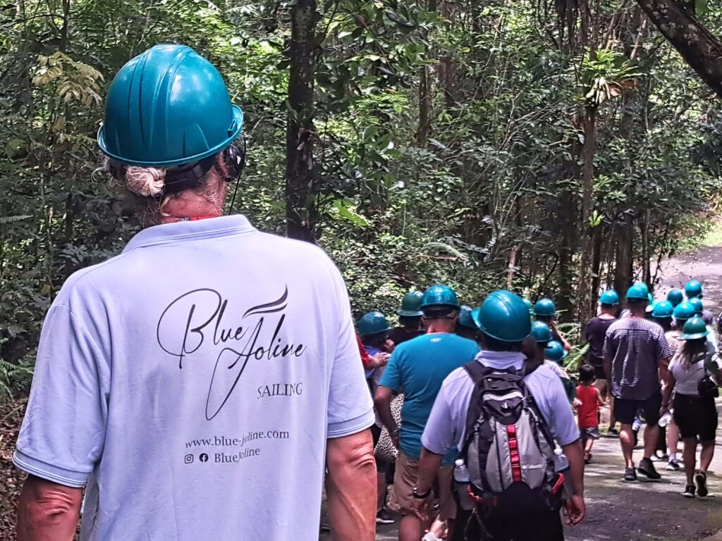 Die Höhlenwelt von Puerto Rico: Parque National de las Cavernas del Rio Camuy 2 01 Start zur Hoehlentur Rio Camuy