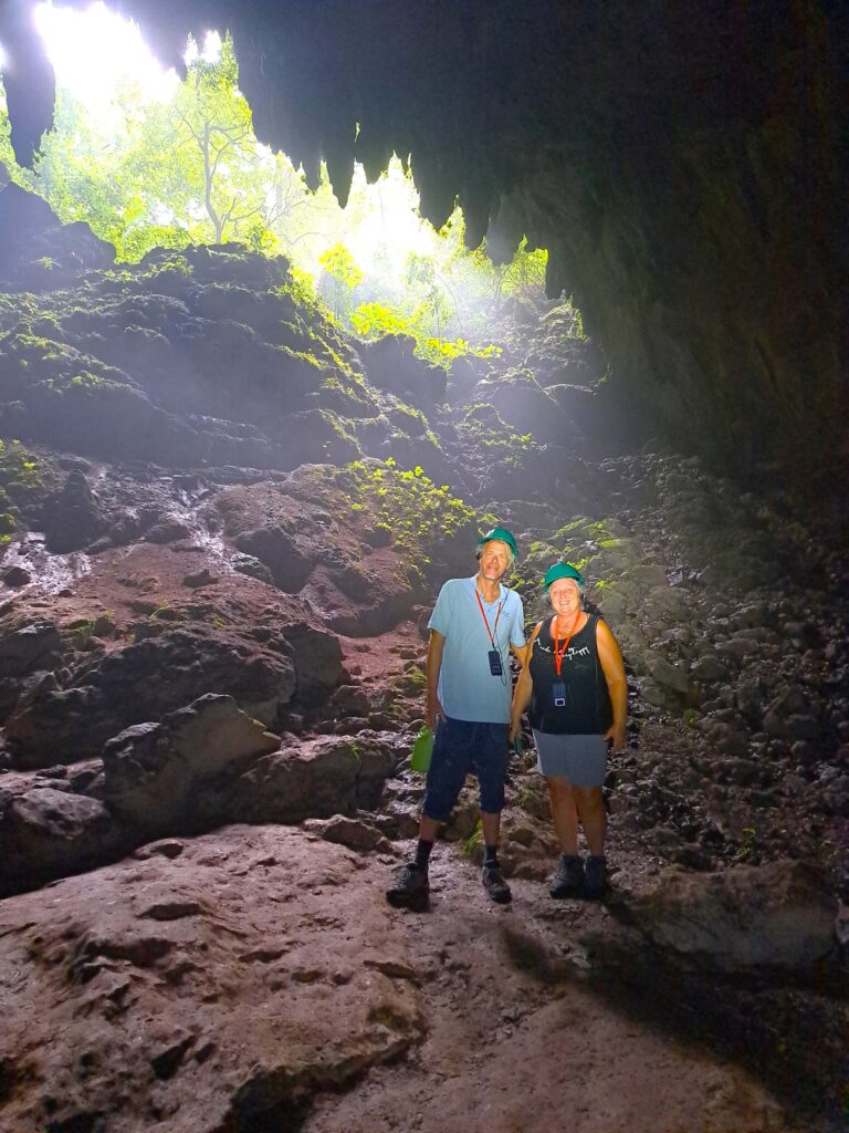 Die Höhlenwelt von Puerto Rico: Parque National de las Cavernas del Rio Camuy 12 12 Im Lichtkegel
