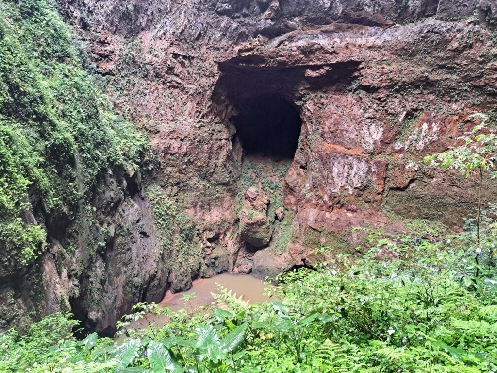 Die Höhlenwelt von Puerto Rico: Parque National de las Cavernas del Rio Camuy 17 17 der Rio Camuy