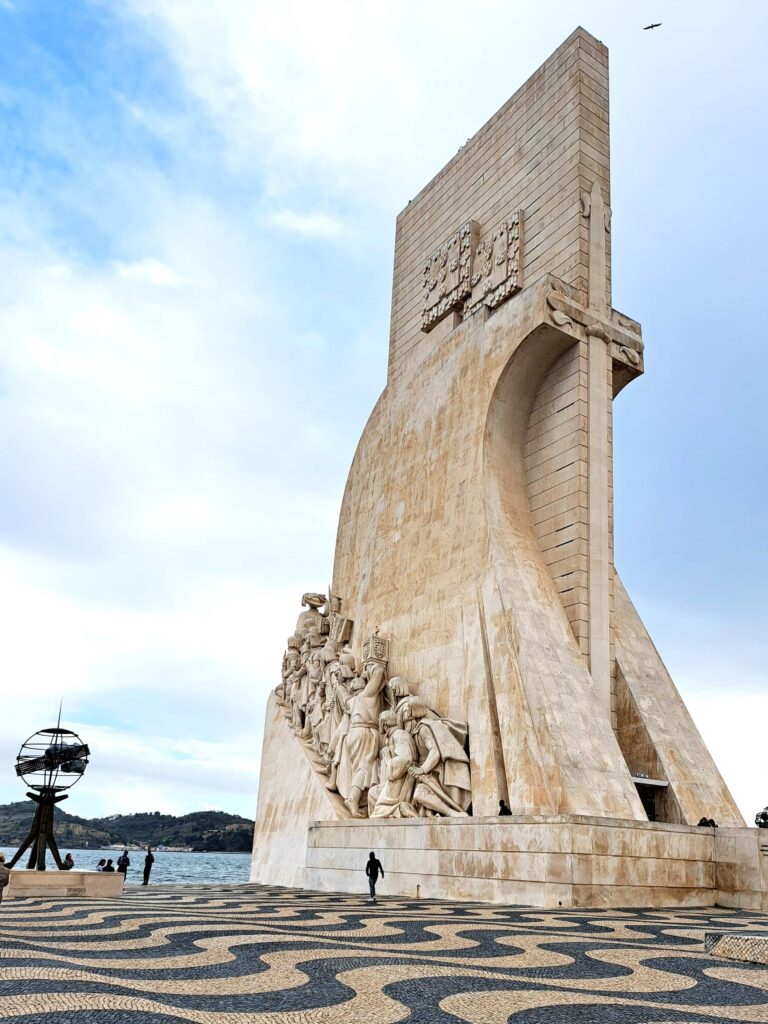 Lissabon - eine alternde Dame 28 Denkmal am Meer