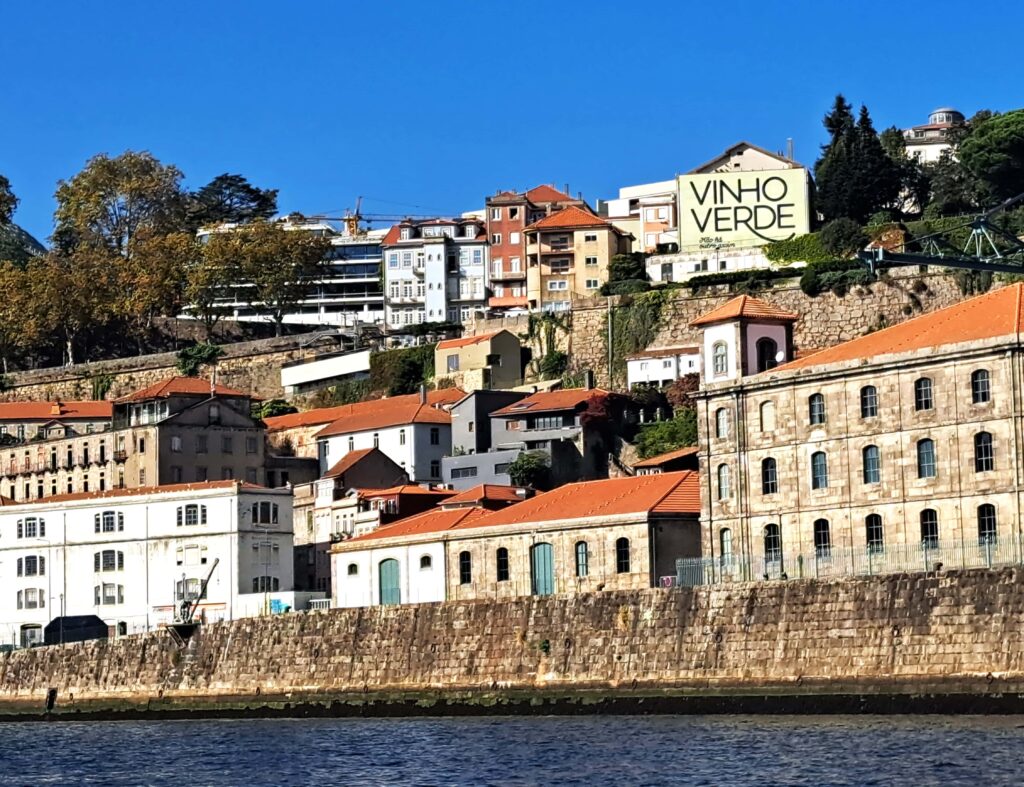 Haeuserfront Porto Vinho Verde