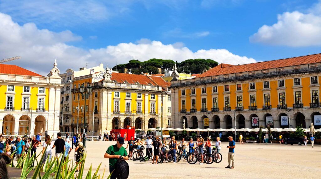 Lissabon - eine alternde Dame 23 Innenhof