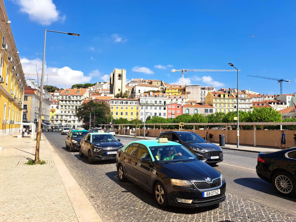 Lissabon - eine alternde Dame 12 Taxis