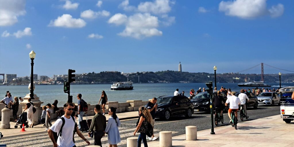 Lissabon - eine alternde Dame 25 Uferpromenade