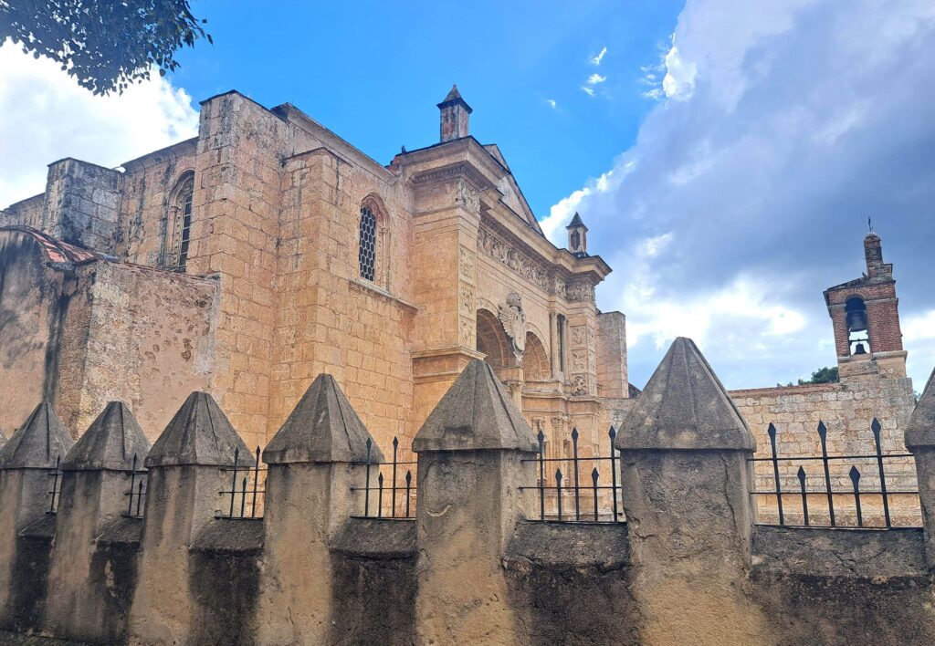 Dominikanische Republik - Basilika von Santo Domingo 7 Ansicht Kathedrale Primas de Americas