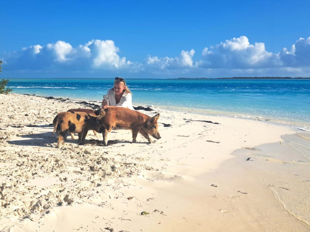 Mona mit Schweinchen