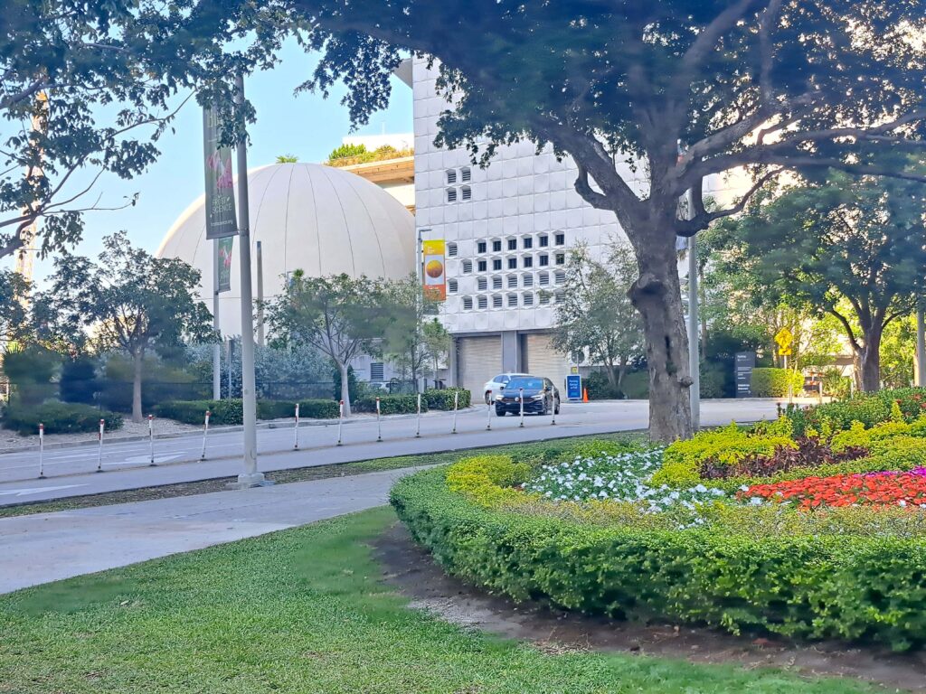 Faces of Miami - Das Frost Science Museum 2 Man erreicht das Frost Science Museum bequem mit dem Metromover.
