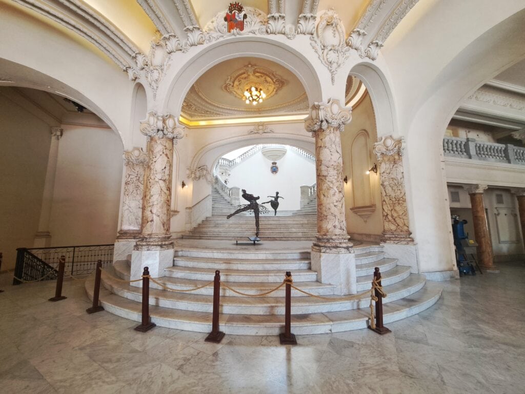 Havanna: Gran Teatro de la Habana Alicia Alonso 2 01 Foyer Teatro