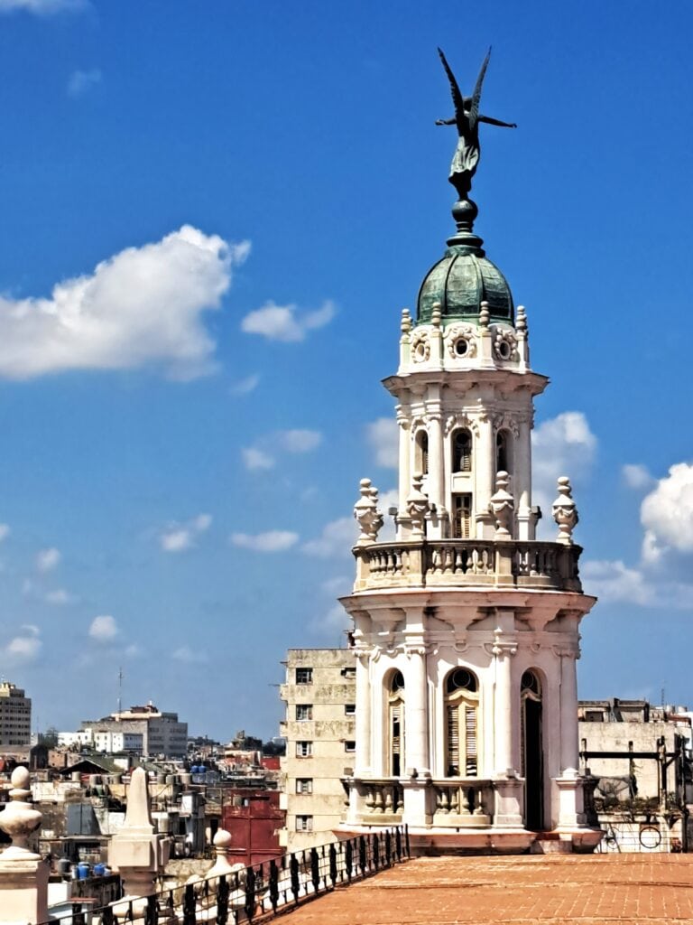 Havanna: Gran Teatro de la Habana Alicia Alonso 20 35 Blick vom Dach