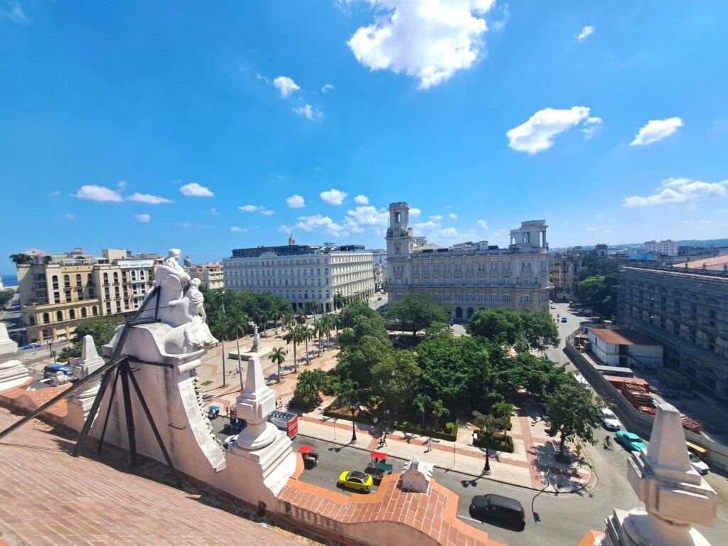 Havanna: Gran Teatro de la Habana Alicia Alonso 21 36 Blick vom Dach