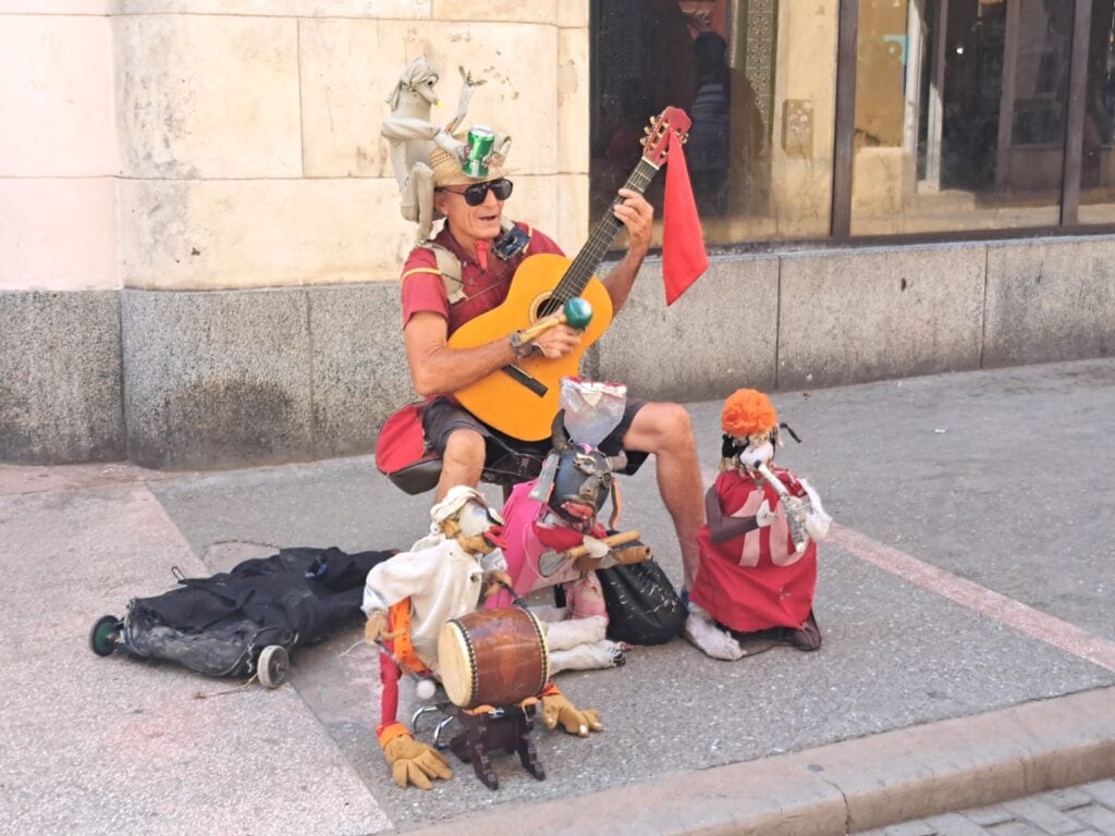 Strassenkünstler in der Altstadt von Havanna