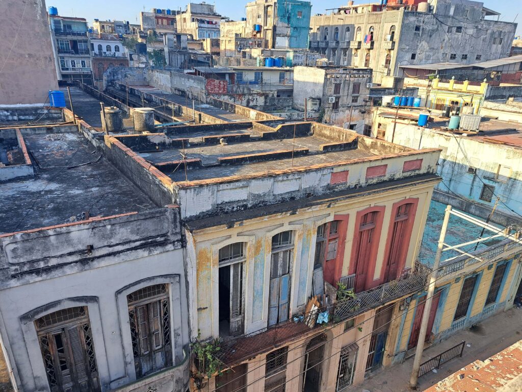 Karibik - Tagebuch - Band II - Nr. 30 5 Der Stadtteil Havana Central. Hier erlebt man das echte Habana ungeschminkt und roh.