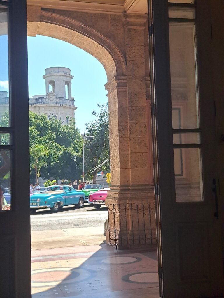Havanna: Gran Teatro de la Habana Alicia Alonso 25 Eingangstuer