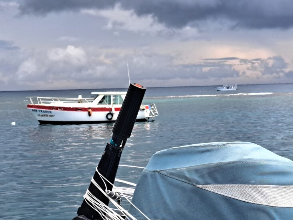 Karibik - Tagebuch - Band II - Nr. 38 2 West Bay Roatan: das Riff schützt die Bucht und ist ideal zum Schnorcheln