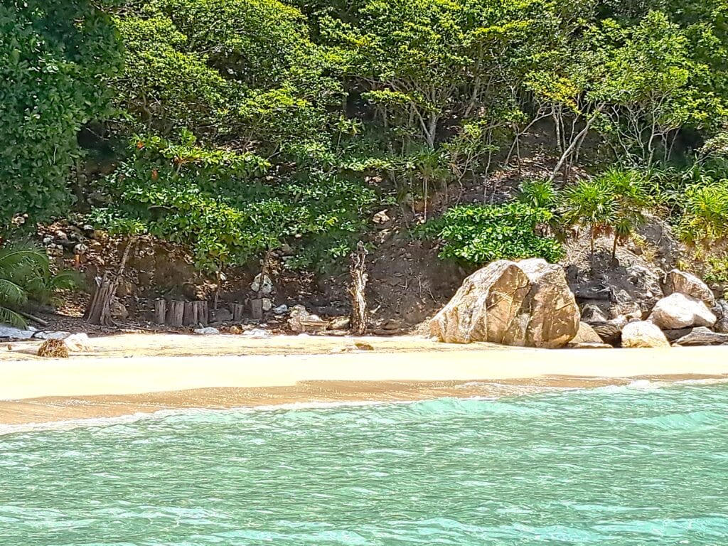 Die Bay Islands von Honduras - Guanaja 32 Sandstrand 02