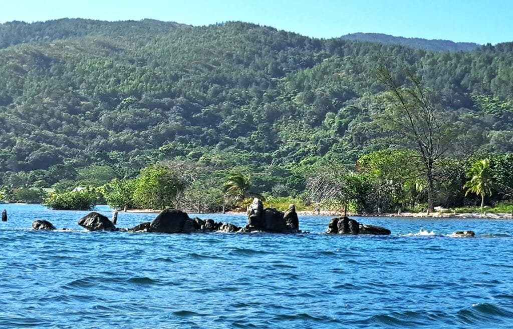Die Bay Islands von Honduras - Guanaja 14 Riffe sind allgegenwärtig und erfordern Sorgfalt bei der Navigation.
