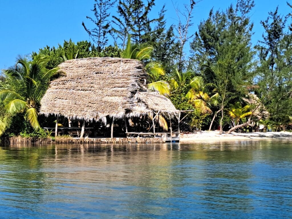 Die Bay Islands von Honduras - Guanaja 10 Strohdachhuette