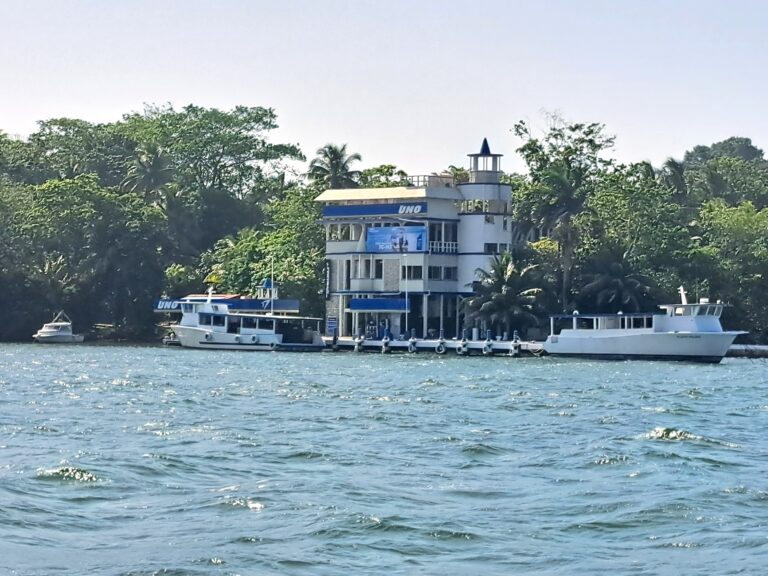 Segelrevier Rio Dulce Hurrican Hole im Landesinneren von Guatemala