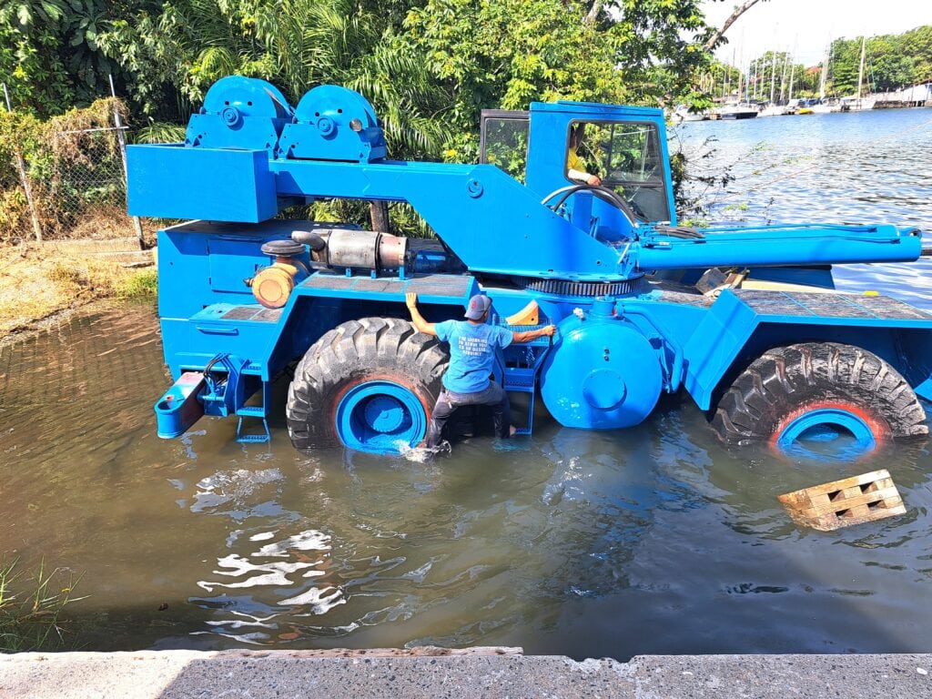 Bilddokumentation: Joline kommt aus dem Wasser - Guatemala 14 Joline 13