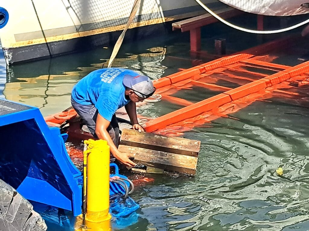 Bilddokumentation: Joline kommt aus dem Wasser - Guatemala 15 Joline 14