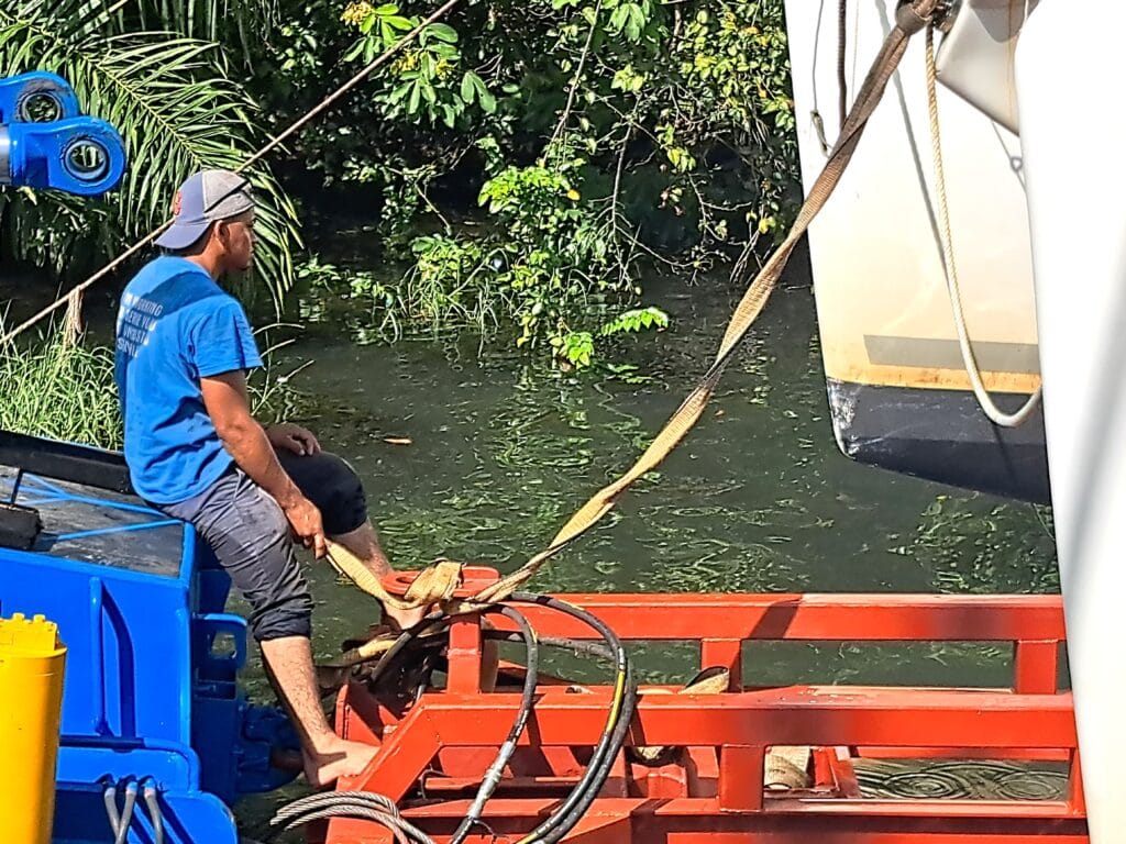 Bilddokumentation: Joline kommt aus dem Wasser - Guatemala 22 Joline 21