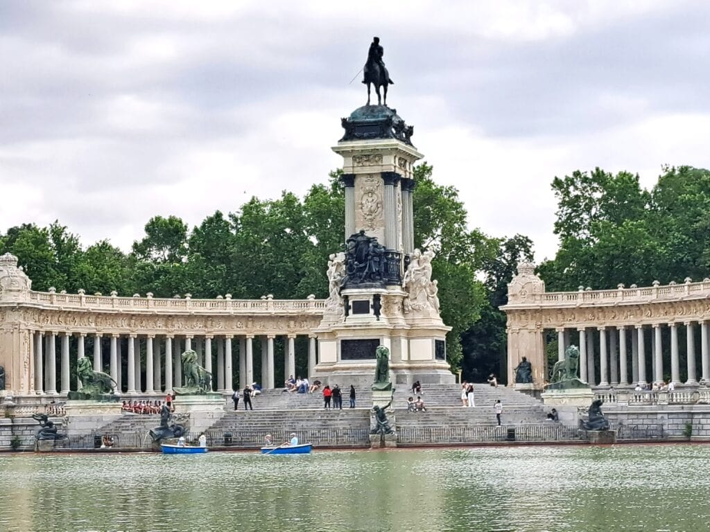 Skulptur im Park Madrid