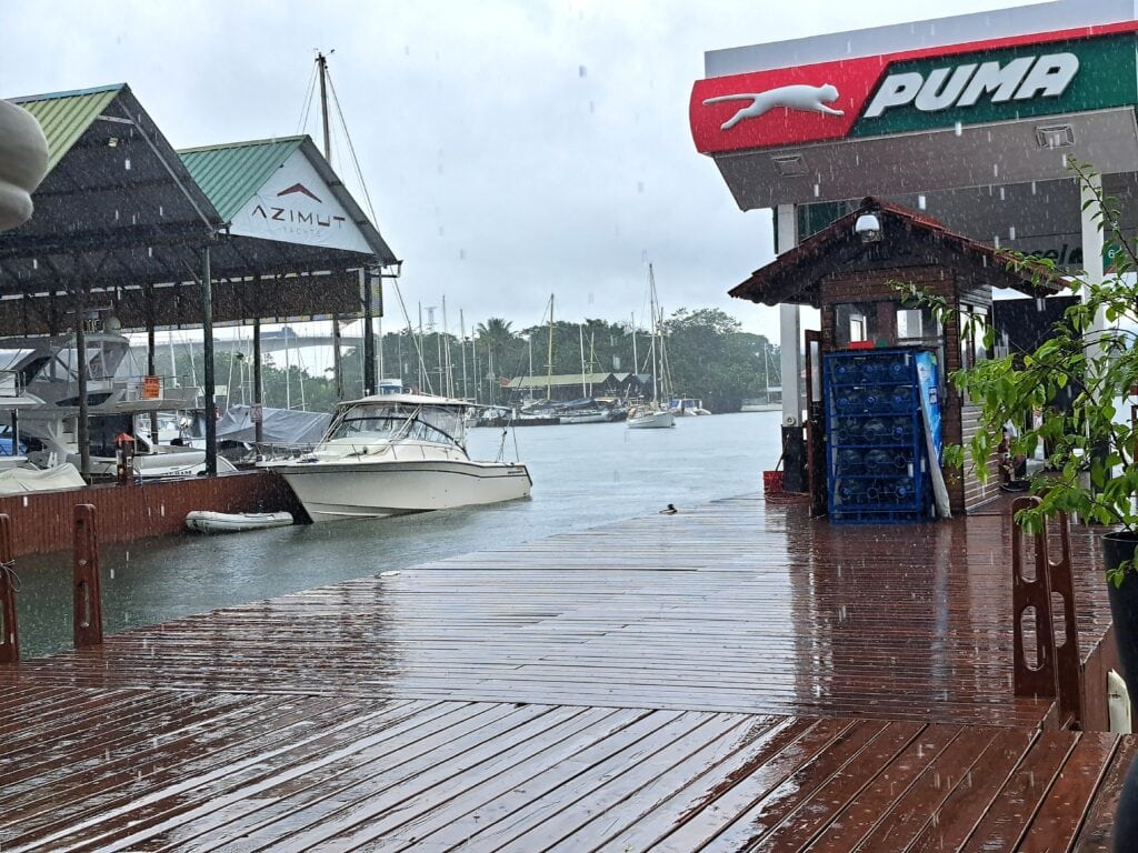 Regen am Rio Dulce