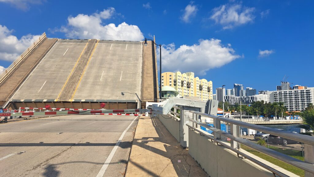 Bruecke Miami