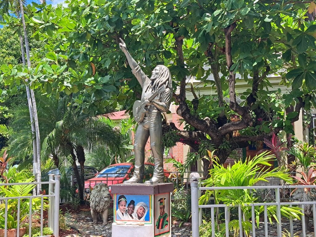 Bob Marley Statue
