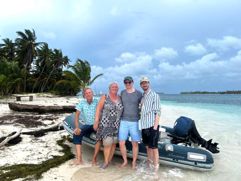 Fam Guertler am Strand