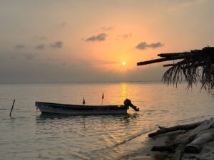 Der Abendhimmel über Panama und den San Blas Inseln oder: Wenn die Sonne ins Meer fällt