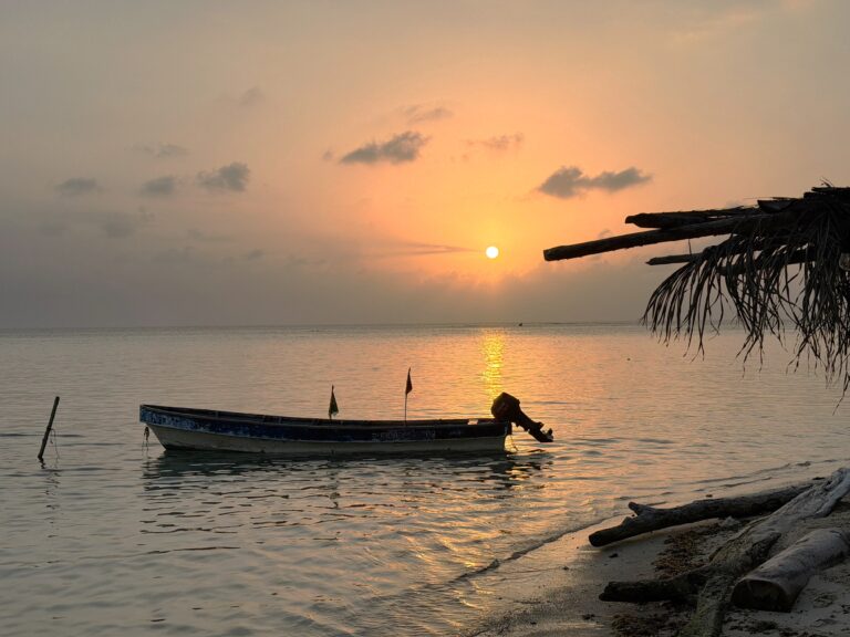 Der Abendhimmel über Panama und den San Blas Inseln oder: Wenn die Sonne ins Meer fällt